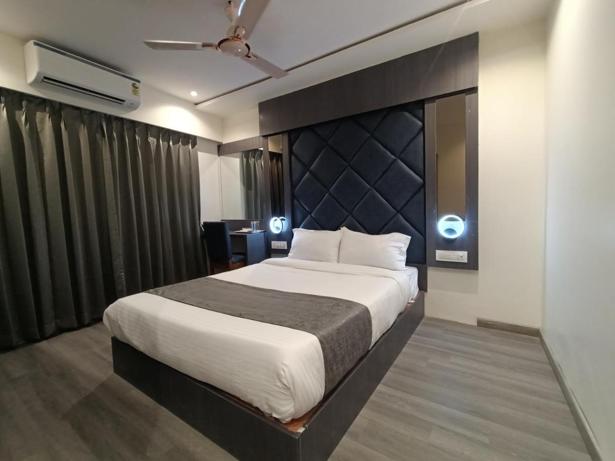 Hotel Classio Andheri - Near Dn Nagar Metro Station 孟买 外观 照片